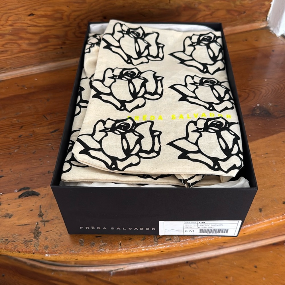 Freda Salvador Eda D’Orsay White Size 6